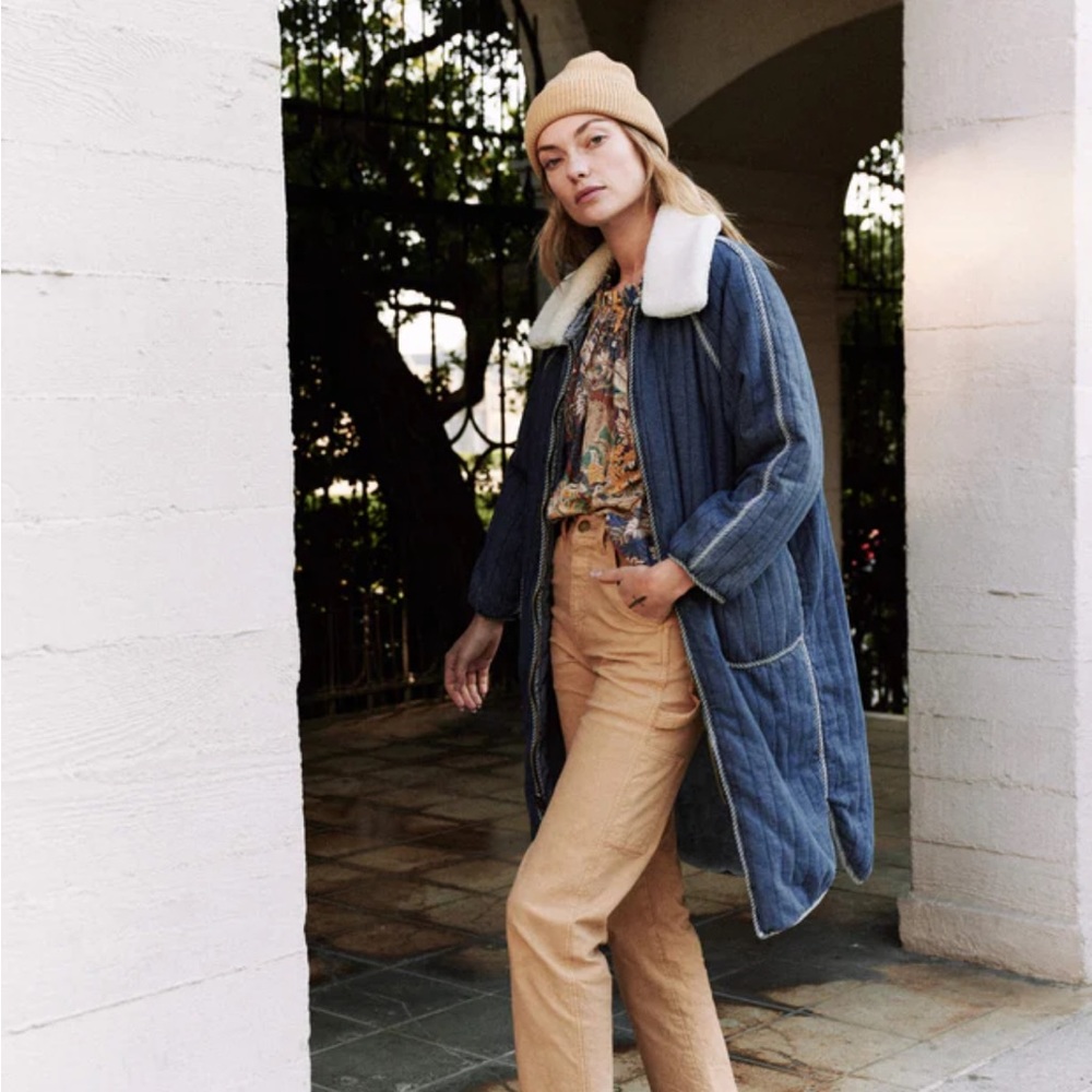 THE GREAT. Quilted Denim Blue Coat with Cream Sherpa Collar - Picture 4 of 9